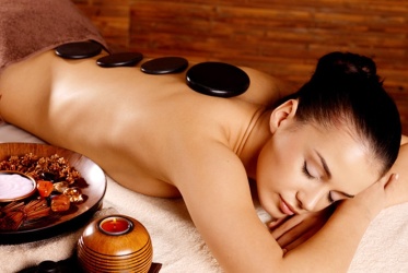 60 Minutes Massage aux Pierres Chaudes 